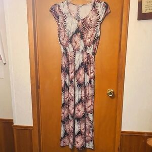 Floral Print Women's Dress - Black,  White, and burgundy size Medium